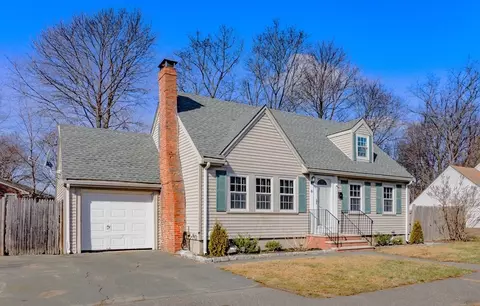 6 Beverly Hills Ave, Beverly, MA 01915