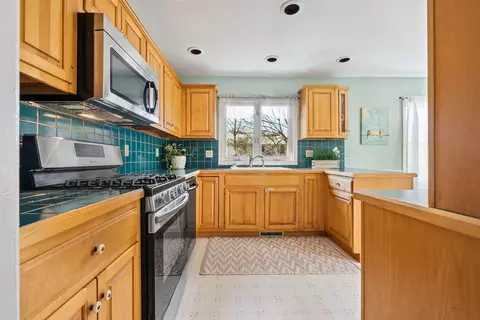 123 Low St, Newburyport, MA 01950