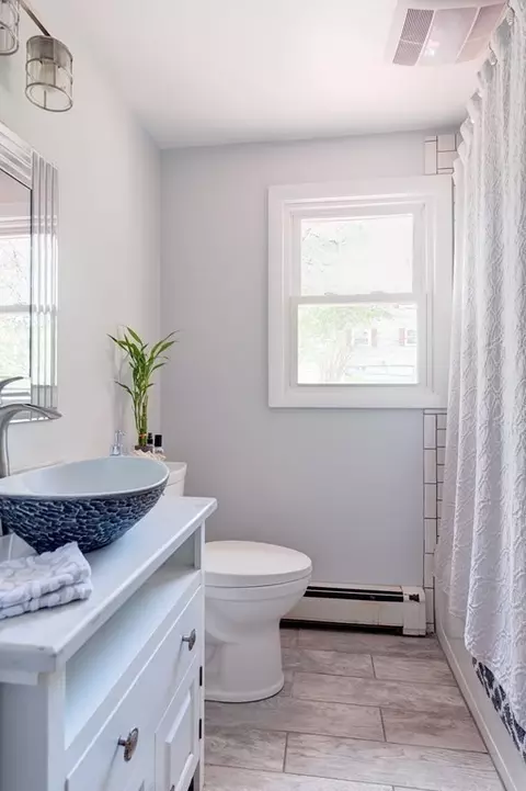 Bath - 12 Brewster Rd, Worcester, MA 01602 photo 2 of 2