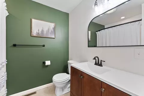 Bath - 26 Exeter St, West Springfield, MA 01089 photo 1 of 2