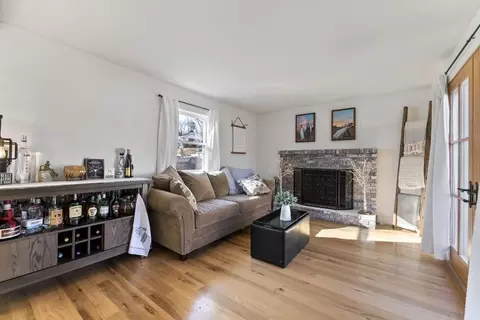 Living - 26 Exeter St, West Springfield, MA 01089 photo 5 of 6
