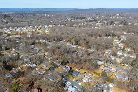 View/Area - 26 Exeter St, West Springfield, MA 01089 photo 4 of 4