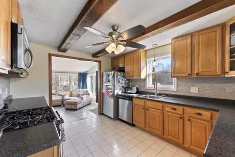 Kitchen - 26 Exeter St, West Springfield, MA 01089 photo 3 of 4