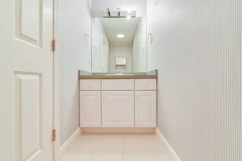 Bath - 4 Mayfair Ct, Mashpee, MA 02649 photo 2 of 3