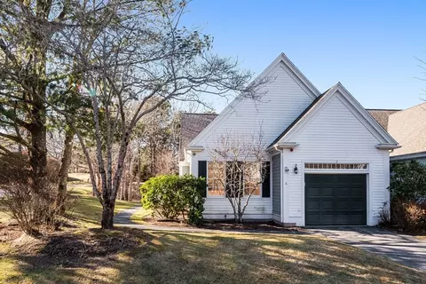 Exterior - 4 Mayfair Ct, Mashpee, MA 02649 photo 2 of 10