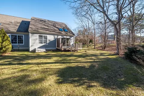 Exterior - 4 Mayfair Ct, Mashpee, MA 02649 photo 3 of 10