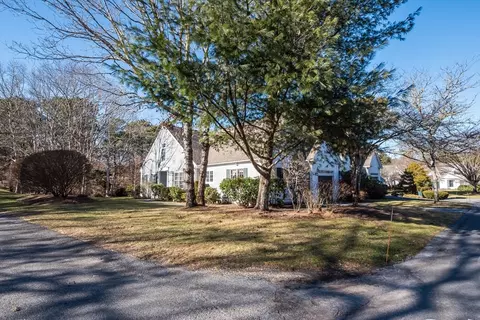 Exterior - 4 Mayfair Ct, Mashpee, MA 02649 photo 7 of 10