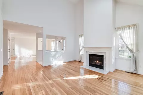 Living - 4 Mayfair Ct, Mashpee, MA 02649 photo 4 of 4