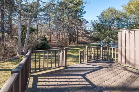 Exterior - 4 Mayfair Ct, Mashpee, MA 02649 photo 4 of 10
