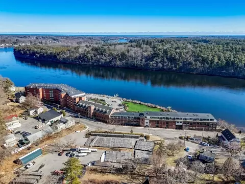 60 Merrimac St #612, Amesbury, MA 01913