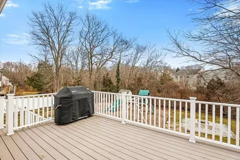 Exterior - 31 French St, Hingham, MA 02043 photo 4 of 4