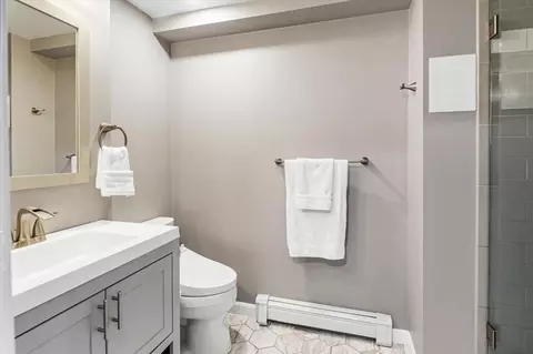 Bath - 31 French St, Hingham, MA 02043 photo 2 of 2
