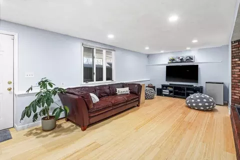 Living - 31 French St, Hingham, MA 02043 photo 4 of 5
