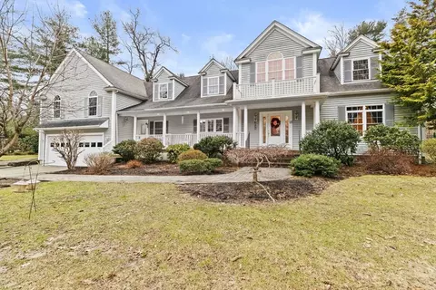 4 Plymouth River Rd, Hingham, MA 02043
