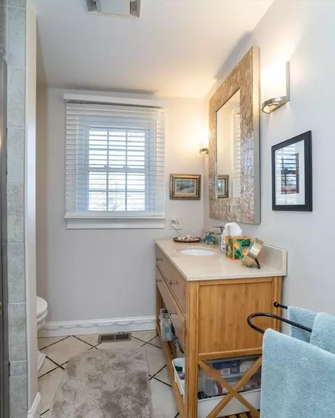 Bath - 63 Cherry Ln, Amherst, MA 01002 photo 1 of 4