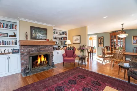 Living - 63 Cherry Ln, Amherst, MA 01002 photo 4 of 8