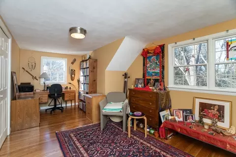 Living - 63 Cherry Ln, Amherst, MA 01002 photo 7 of 8