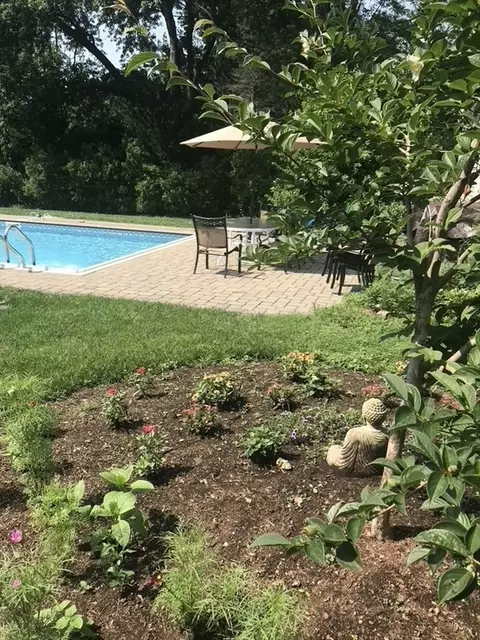 Exterior - 63 Cherry Ln, Amherst, MA 01002 photo 6 of 6