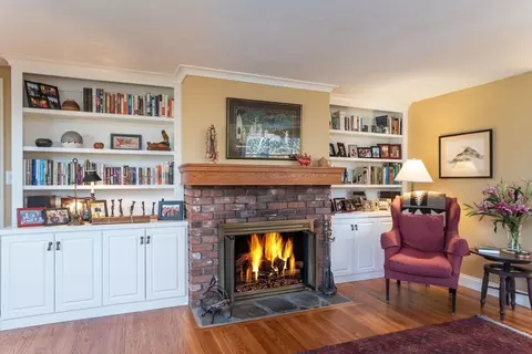 Living - 63 Cherry Ln, Amherst, MA 01002 photo 3 of 8