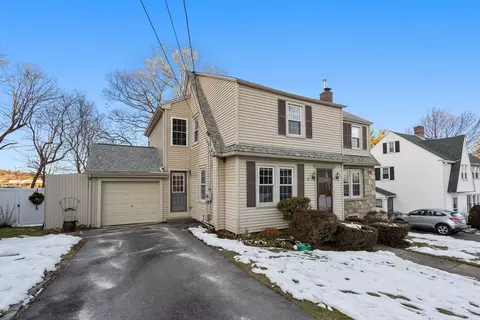 12 Zenith Dr, Worcester, MA 01602