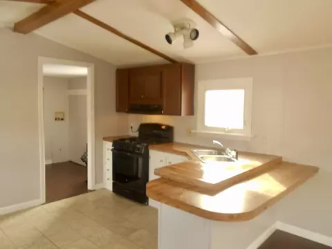 52 Briggs St, Orange, MA 01364