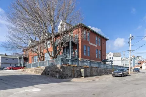 8 Summer St #415, Gloucester, MA 01930