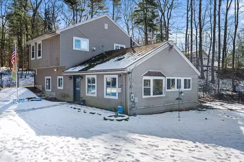 48 Lake Shore Dr, Leominster, MA 01453