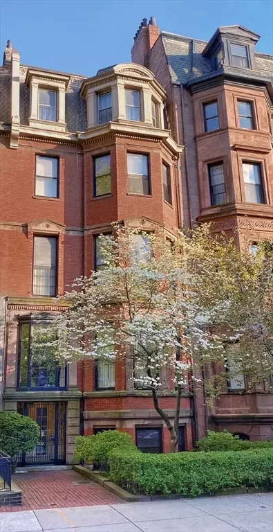 209 Beacon St, Boston, MA 02116