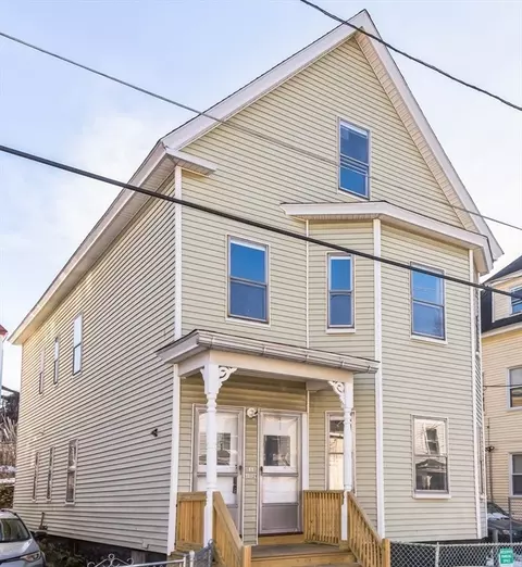 29-31 Clare St, Lowell, MA 01854