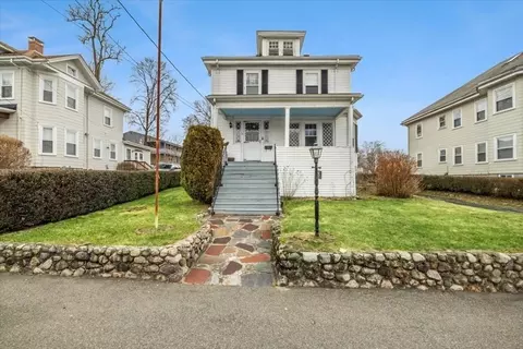 75 Oakdale St, Brockton, MA 02301