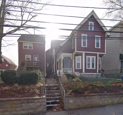 800 Broadway St #1, Lowell, MA 01854