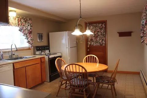 Kitchen - 24 Metzger Pl, Springfield, MA 01104 photo 2 of 3