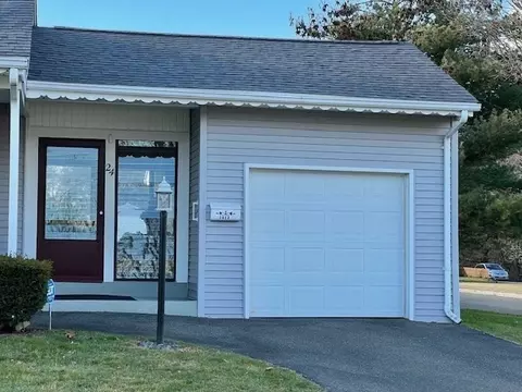 Exterior - 24 Metzger Pl, Springfield, MA 01104 photo 3 of 15