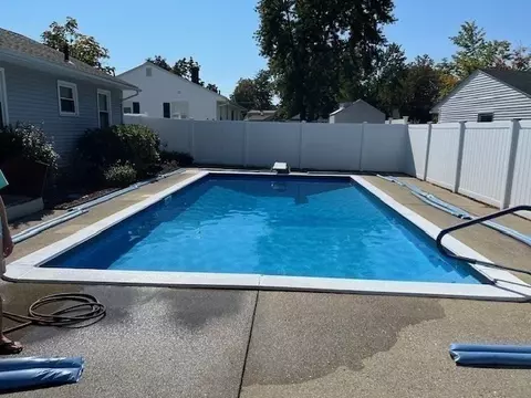 Exterior - 24 Metzger Pl, Springfield, MA 01104 photo 8 of 15