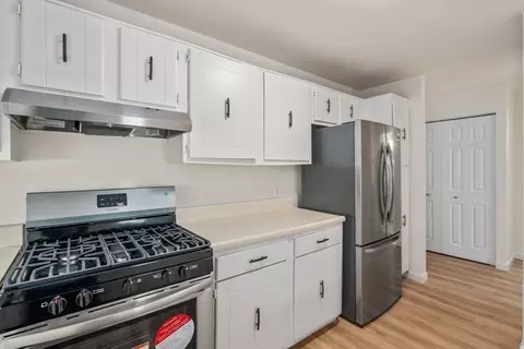 Kitchen - 147 Sylvan St UNIT 4B, Danvers, MA 01923 photo 1 of 1