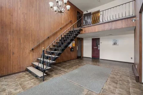 Entry Way - 147 Sylvan St UNIT 4B, Danvers, MA 01923 photo 3 of 3