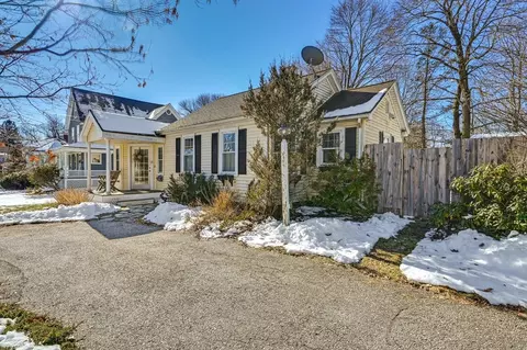 30 Grafton St, Shrewsbury, MA 01545