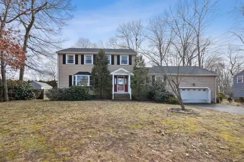 10 Bayberry Ln, Randolph, MA 02368