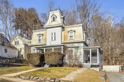 63 Walnut St, Leominster, MA 01453