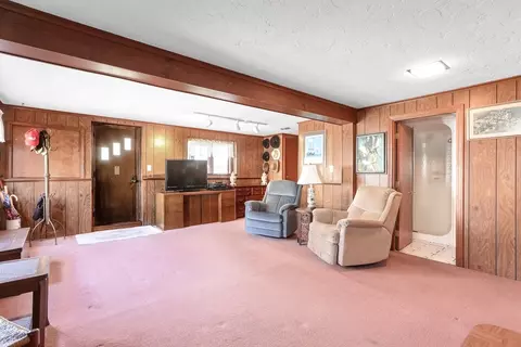 Bedroom - 152 Valley Rd, Needham, MA 02492 photo 3 of 3