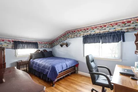 Bedroom - 152 Valley Rd, Needham, MA 02492 photo 2 of 3