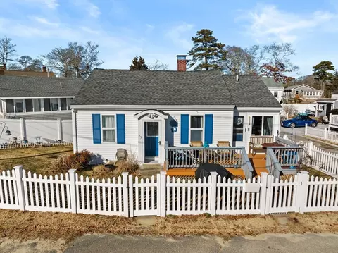 Exterior - 25 Circuit Ave, Wareham, MA 02571 photo 2 of 4