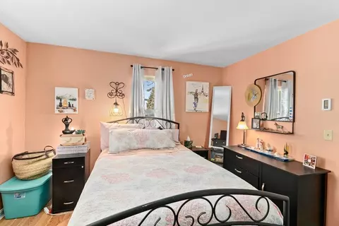 Bedroom - 25 Circuit Ave, Wareham, MA 02571 photo 4 of 6