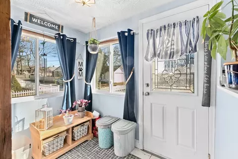Bedroom - 25 Circuit Ave, Wareham, MA 02571 photo 1 of 6