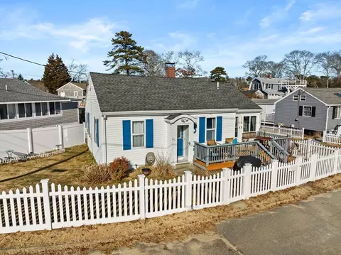 Exterior - 25 Circuit Ave, Wareham, MA 02571 photo 4 of 4