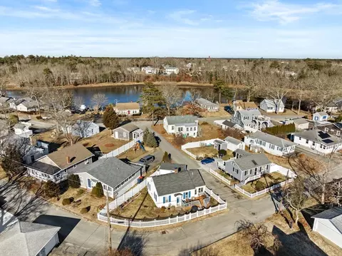 View/Area - 25 Circuit Ave, Wareham, MA 02571 photo 1 of 12