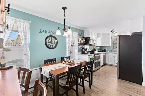Dining - 25 Circuit Ave, Wareham, MA 02571 photo 1 of 2