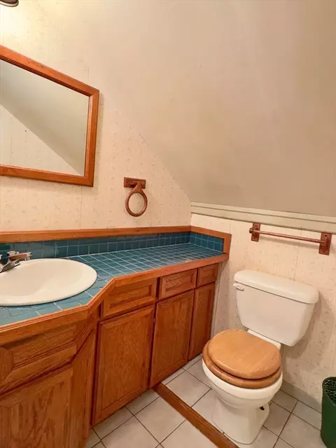 Bath - 135 Long Plain Rd, Whately, MA 01093 photo 2 of 3