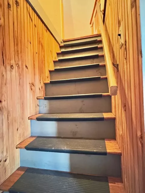 Entry Way - 135 Long Plain Rd, Whately, MA 01093 photo 1 of 2