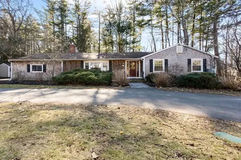 127 Eastern Ave, Essex, MA 01929